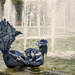 NICE: Parc Phoenix: Une statue dans la fontaine.