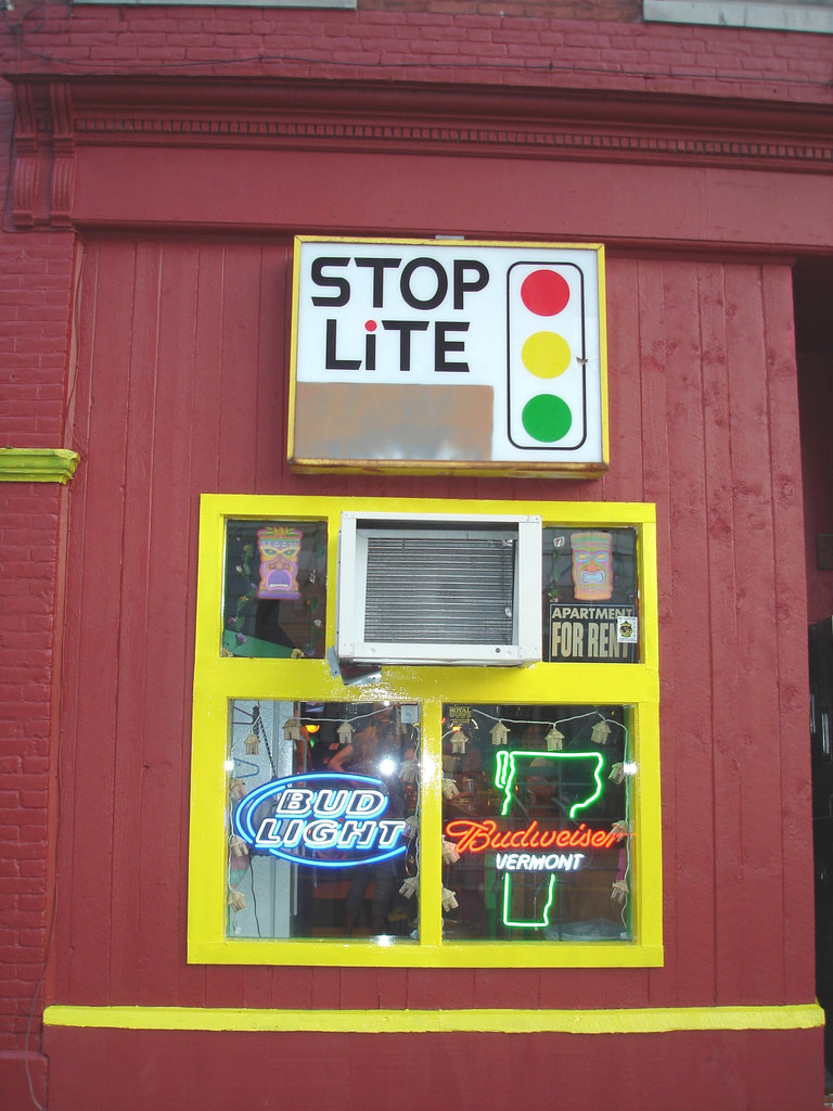 Rutland. Vermont USA - 25-07-2009  Stop lite bar