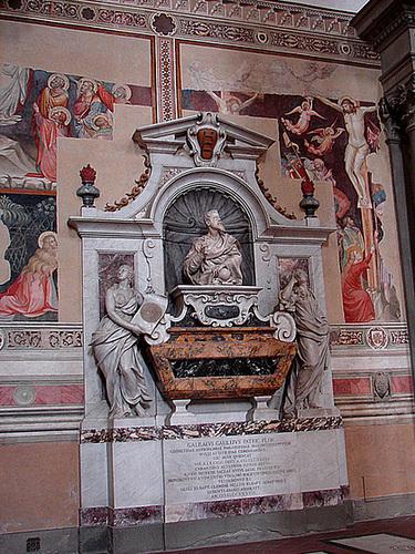 20050916 113DSCw [I] Basilikum Santa Croce: Grabmal Galileo Galilei, Florenz, Toscana