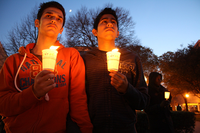 JorgeStevenLopez.Vigil.DupontCircle.WDC.22November2009