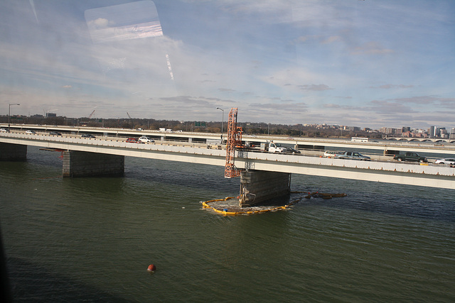 02.WMATA1.YellowLine.14thStreetBridge.WDC.7January2010