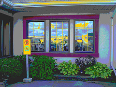 Restaurant de ma région - Stationnement interdit - No parking.  12 juillet 2009 / Postérisation + couleur orange photofiltrée