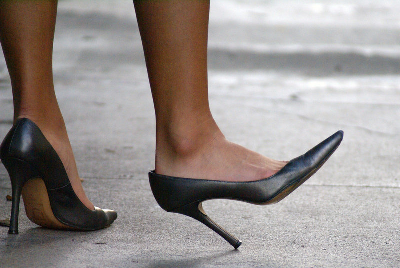 shot at the bus stop size 6.5 (F)