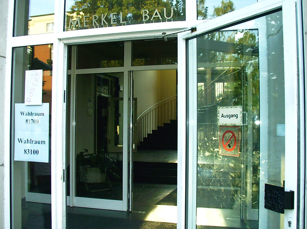 2009-09-27 mein Wahllokal ;-(