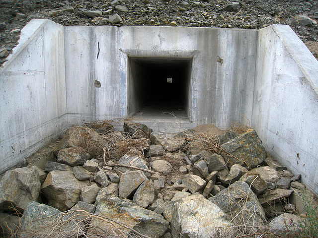 Drain Passing Under the Coachella Canal (5027)