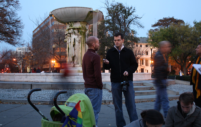 23.JorgeStevenLopez.Vigil.DupontCircle.WDC.22November2009