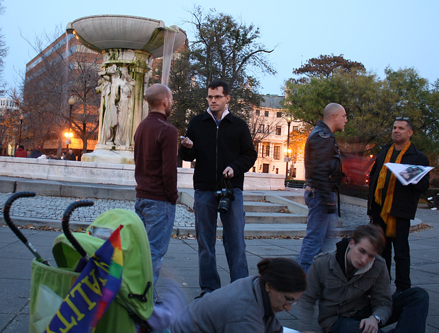 24.JorgeStevenLopez.Vigil.DupontCircle.WDC.22November2009