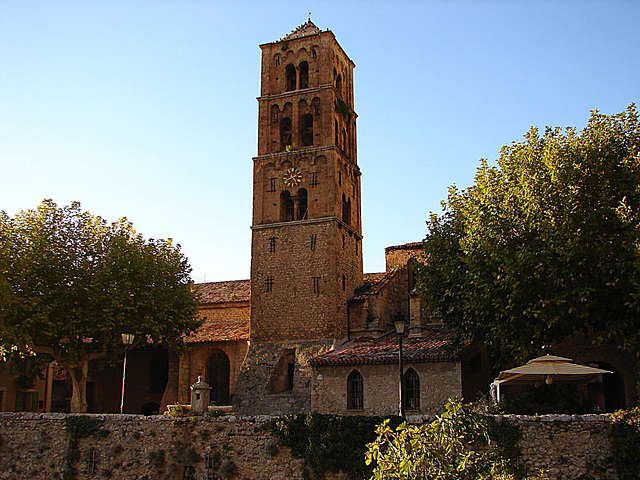 20061103 0896DSCw [F] Kirche, Moustiers-Ste.-Marie, Cote d'Azur