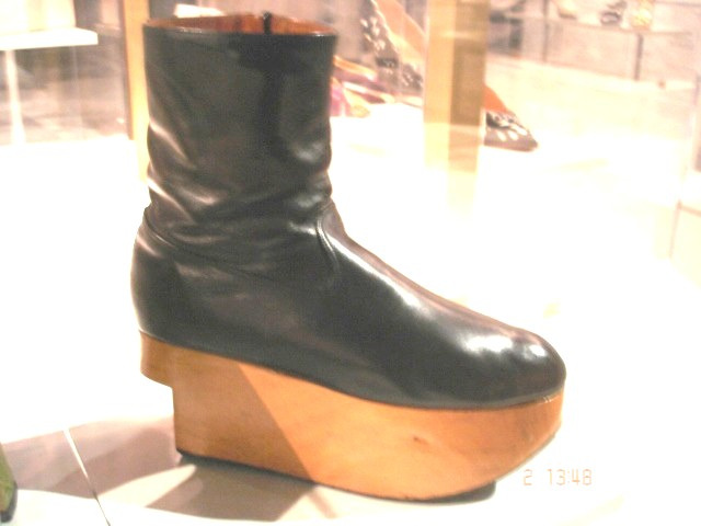 Bata shoe museum  / Toronto, CANADA - 2 novembre 2005