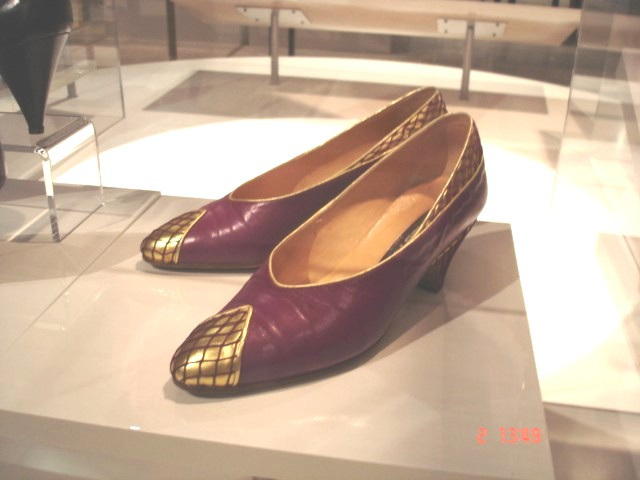 Bata shoe museum  / Toronto, CANADA - 2 novembre 2005