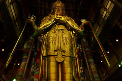 Avalokiteśvara ᠨᠢᠳᠦ ᠪᠡᠷ ᠦᠵᠡᠭᠴᠢ
