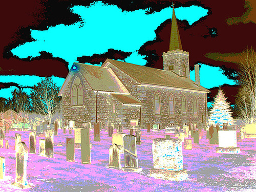 Église et cimetère de Dunham. Québec, Canada . 21-11-2009- RVB postérisé