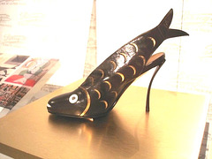 Bata shoe museum / L'appât idéal - Ideal bait. Toronto, Canada / 2 novembre 2005