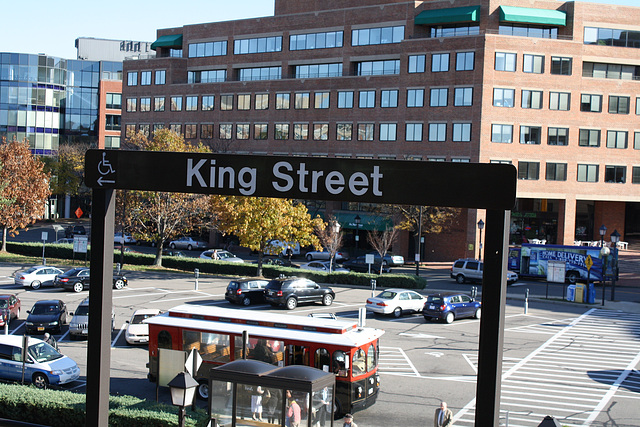 13.WMATA.KingStreet.Alexandria.VA.6November2009