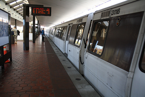 18.WMATA.KingStreet.Alexandria.VA.6November2009