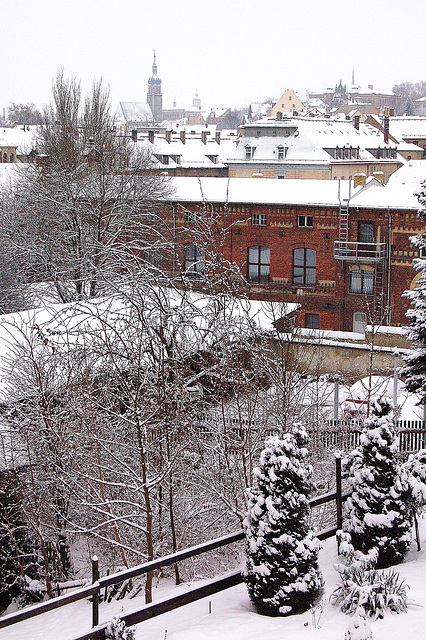 rigardo al preĝejo - Blick zu einer Kirche