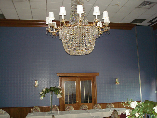 Lustre  /  Chandelier -   Restaurant in my area /  Restaurant de ma région - Juillet 2009