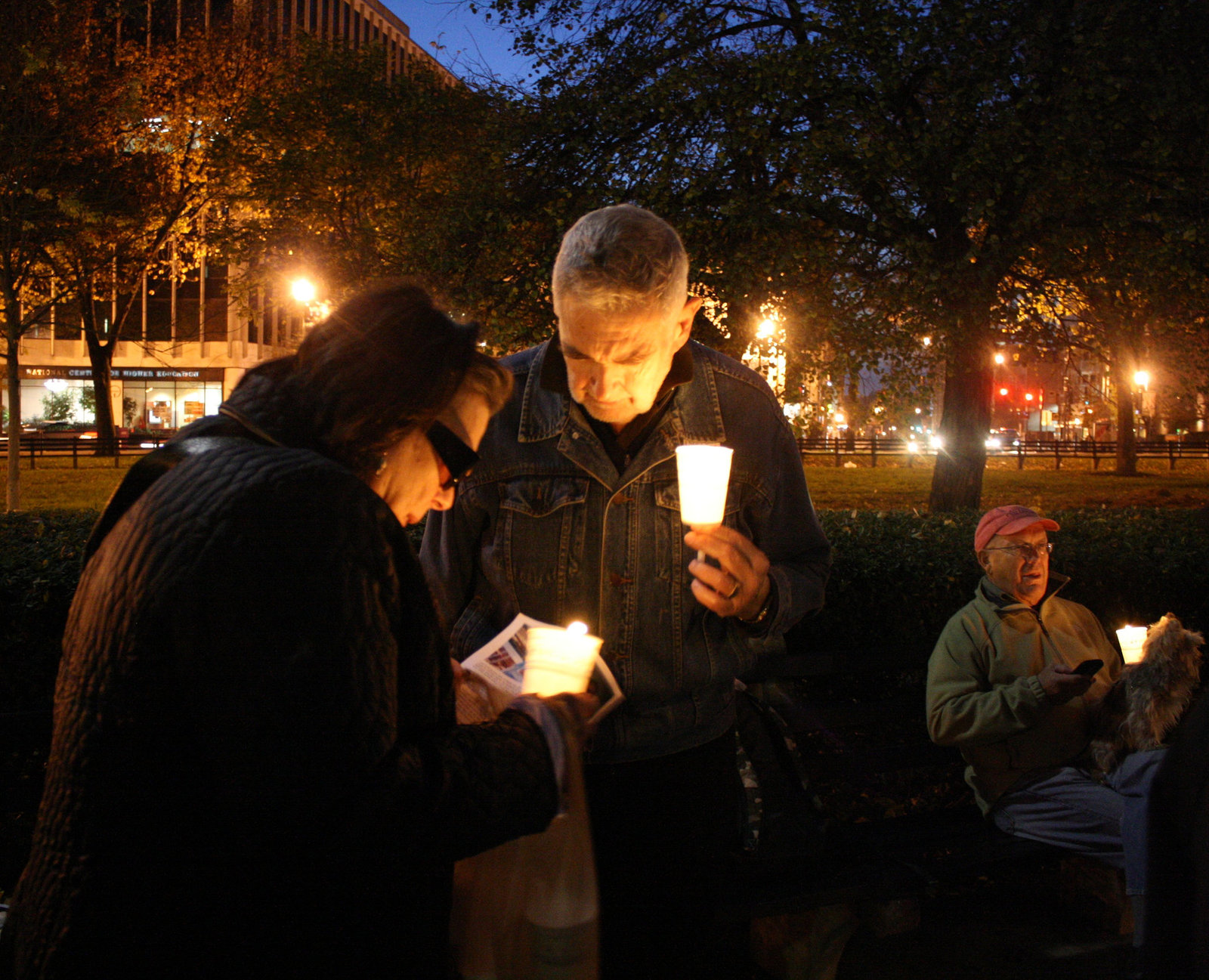 108.JorgeStevenLopez.Vigil.DupontCircle.WDC.22November2009