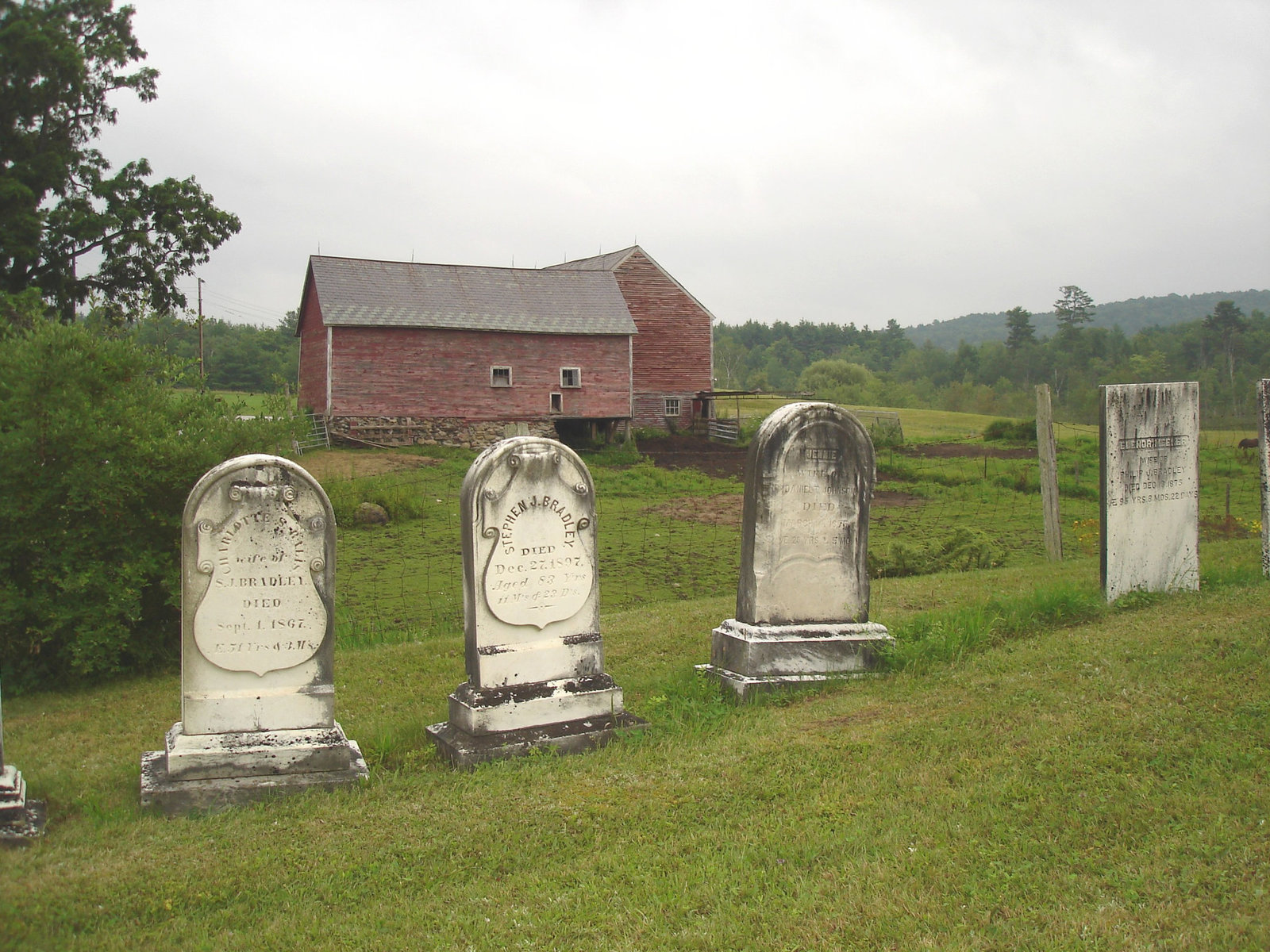 Lake Bomoseen private cemetery. Sur la 4 au tournant de la 30. Vermont, USA - États-Unis.