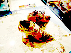 Reprise bidouillée / Cover version - Artwork touching-up- Bata Shoe Museum / Toronto, Canada.  3 juillet 2007