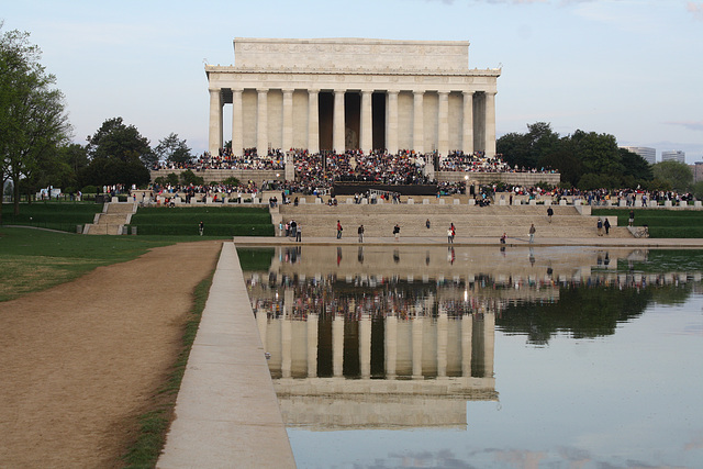 21.EasterSunriseService.LincolnMemorial.WDC.4April2010