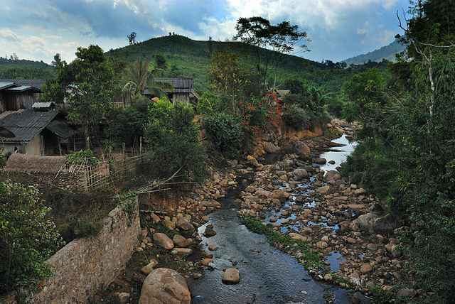 Song Cha and the mountain torrent