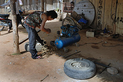Tire repairing service in Song Cha