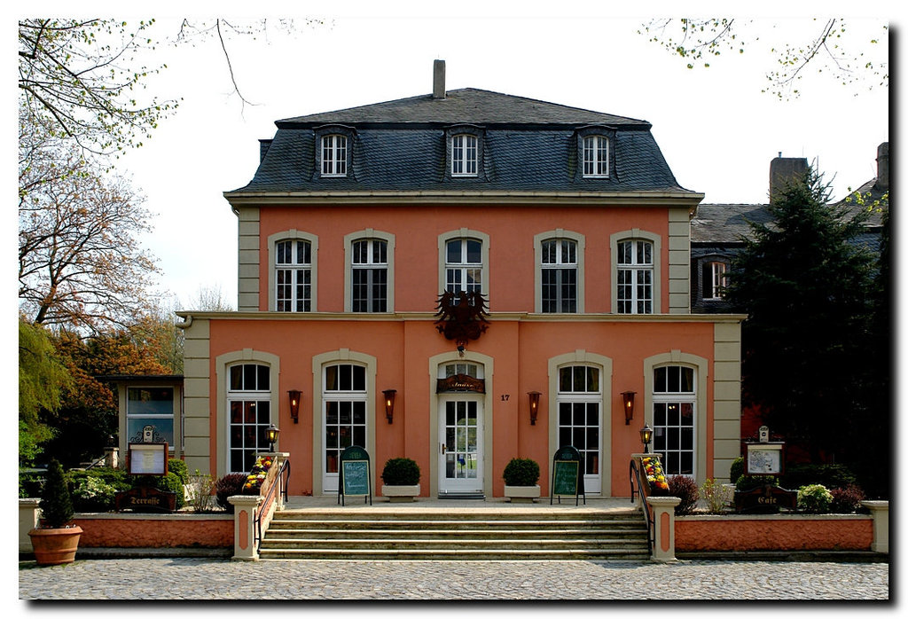 Schloss Wickrath, Restaurant