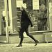 Direkten hatter in chunky heeled shoes and sexy skirt /  Suédoise à chapeau en jupe sexy et souliers à talons trapus /   Ängelholm /  Suède - Sweden.  23/10/2008- Vintage