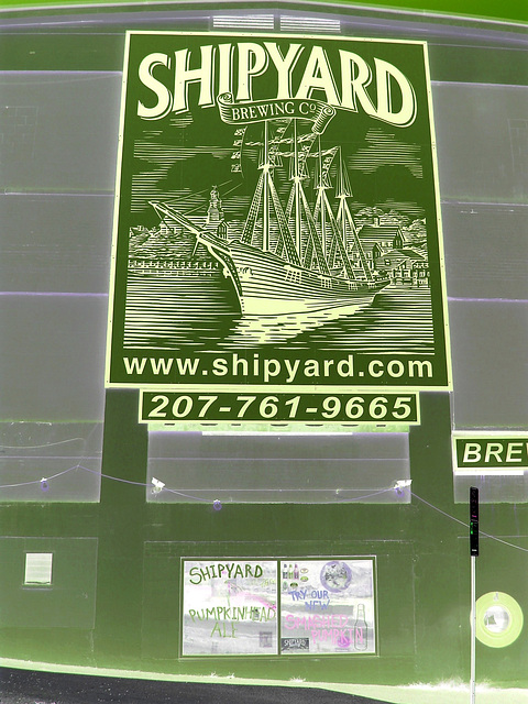 Shipyard brewer co. / Portland Maine USA -  11 octobre 2009 -  Négatif RVB