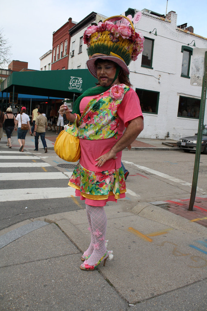 06.EasterBonnets.17thStreet.NW.WDC.4April2010