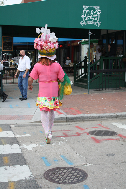 09.EasterBonnets.17thStreet.NW.WDC.4April2010