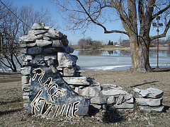 Place Léveillé / Ste-Martine Qc, CANADA.  16 mars 2010 - Photo originale