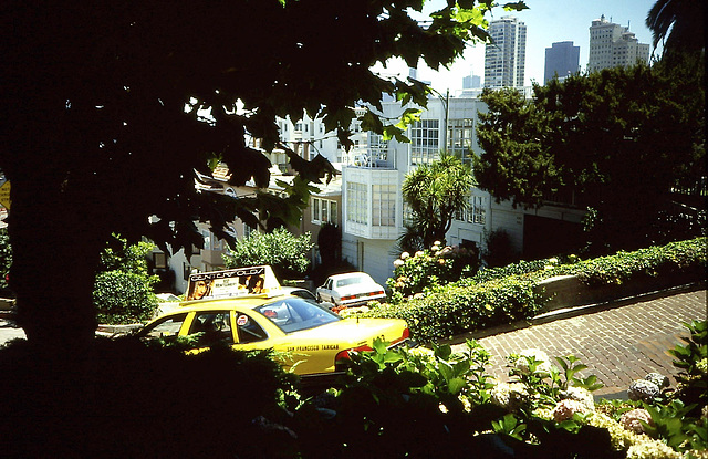 PICT0016 Lombard Street