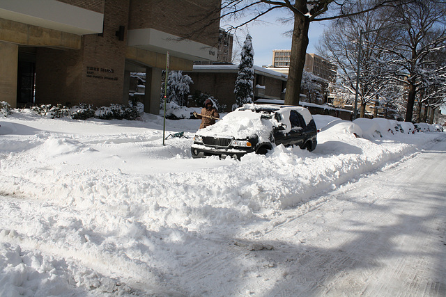 12.DayAfterSnowBlizzard.N4M.SW.WDC.7February2010