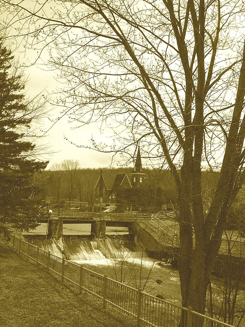 Knowlton  /  Québec, CANADA - 28 mars 2010- Sepia