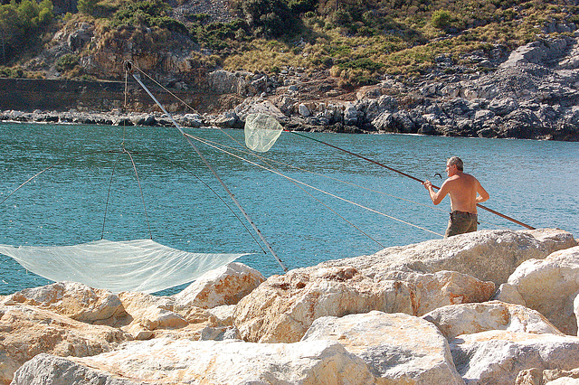 fiŝkaptisto en Portovenere - Angler in Portovenere