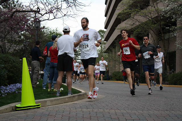 57.TheRace.5KRun.CrystalDrive.ArlingtonVA.2April2010