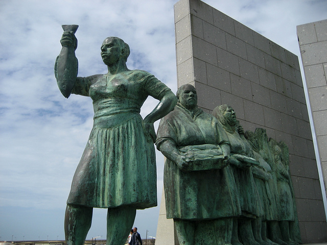 Póvoa do Varzim, Fisherman's Monument (sculpture)