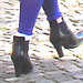 La Dame blonde Hoss Oss Fär en bottines sexy à talons hauts /  -  Hoss Oss Fär Swedish blond mature in short high-heeled Boots /  Ängelholm  /  Sweden - Suède.  23 octobre 2008 - Version iper éclaircie