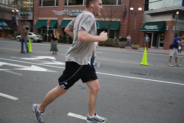 94.TheRace.5KRun.CrystalDrive.ArlingtonVA.2April2010