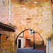 Haro (La Rioja): vieja puerta.