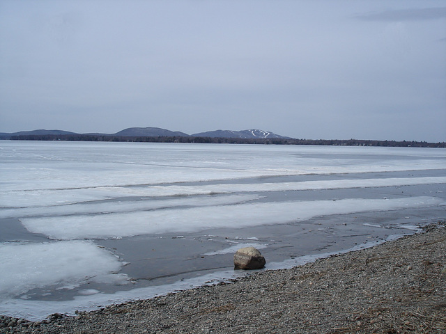 Lac Brome / Brome lake -  Québec, CANADA /28 mars 2010