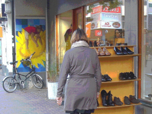 La Dame au petit vélo en bottes de cuir à talons hauts / Little bike Swedish blond Lady in medium high-heeled Boots - Ängelholm / Suède - Sweden.   23-10-2008 - Peinture à  l'huile postérisée.