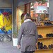 La Dame au petit vélo en bottes de cuir à talons hauts / Little bike Swedish blond Lady in medium high-heeled Boots - Ängelholm / Suède - Sweden.   23-10-2008 - Peinture à  l'huile postérisée.