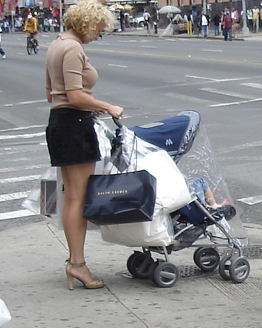 Canal street high-heeled blonde Mom