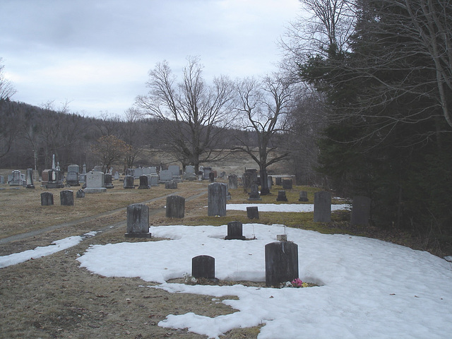 Newport center vault cemetery - Vermont USA .  28 mars 2010