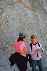 Michelle & Veronica in front of Petroglyphs in Marble Canyon (4686)