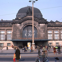 1984-03 .01 Dresdeno, ĉefa stacidomo