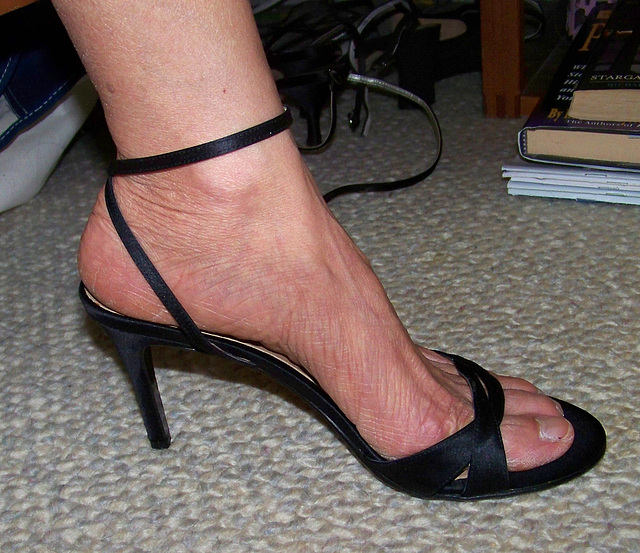 ann taylor heels (F)